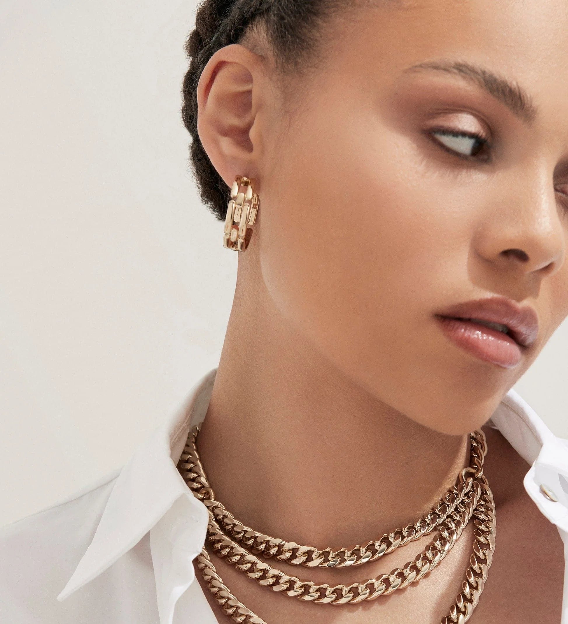 Fiona Hoops gold chain jewelry set shining and stylish for every look
