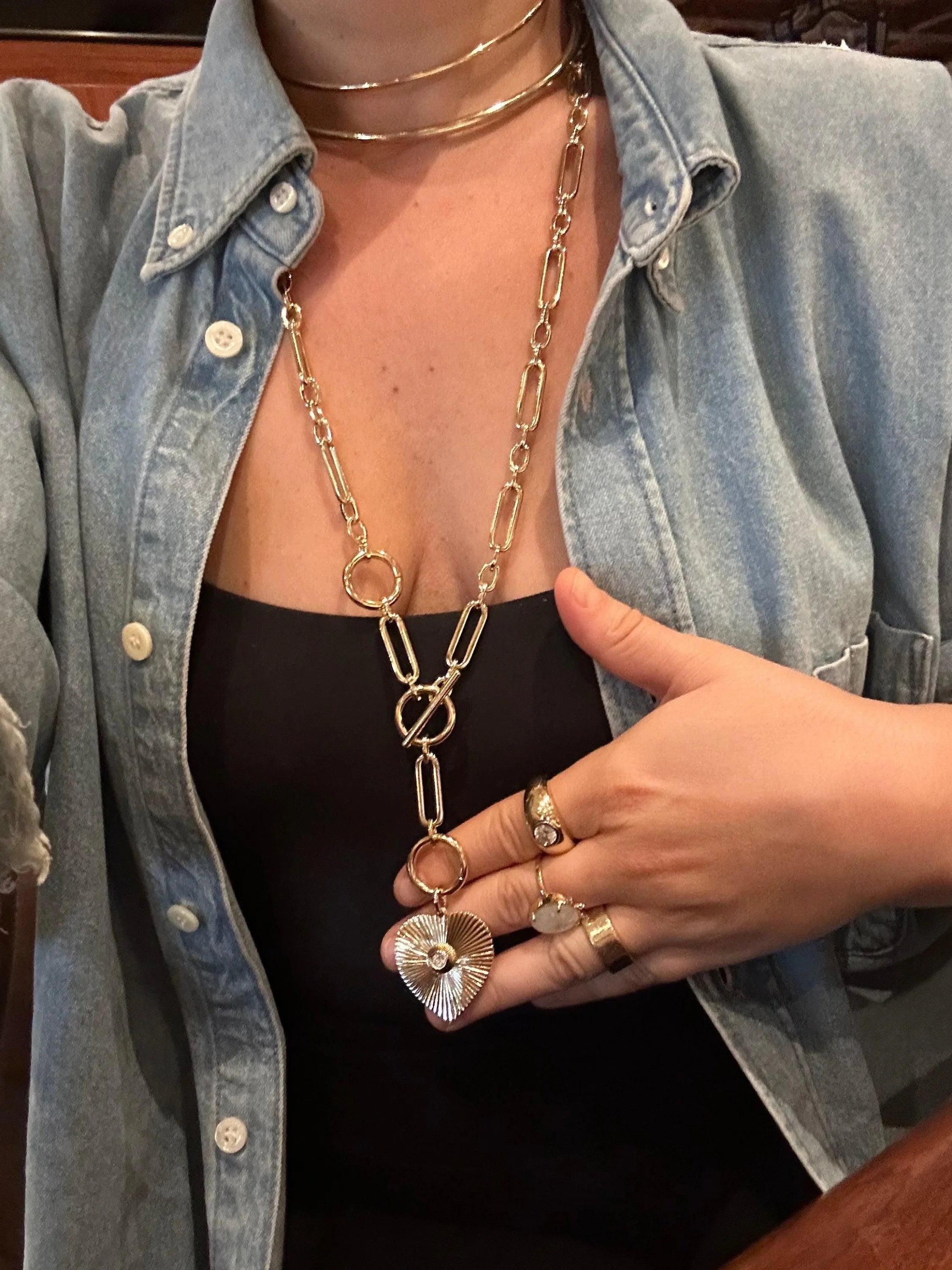 Gold-toned Perla Convertible Lariat Necklace with Heart Pendant for a cute look