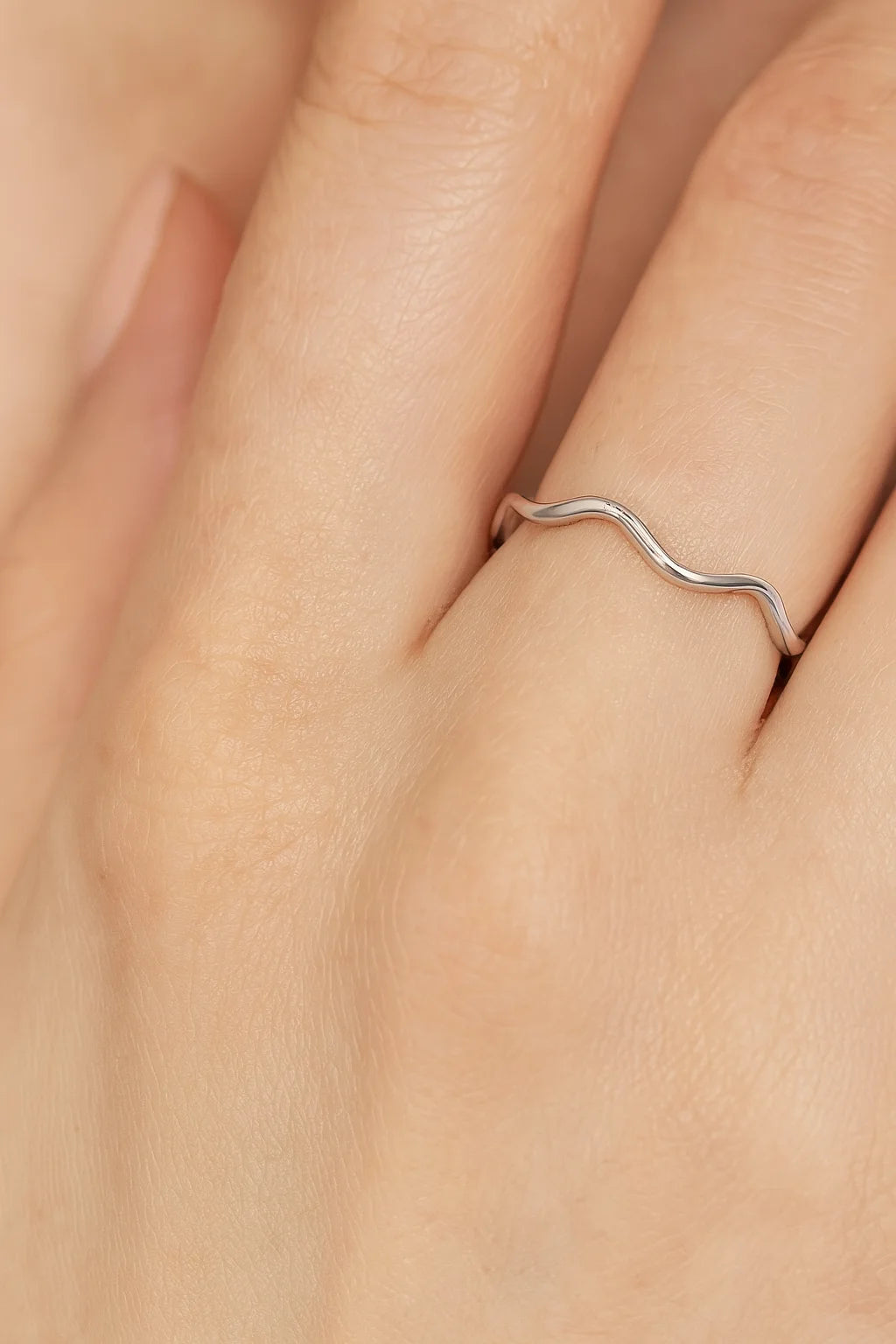 Super Thin Wavy Ring